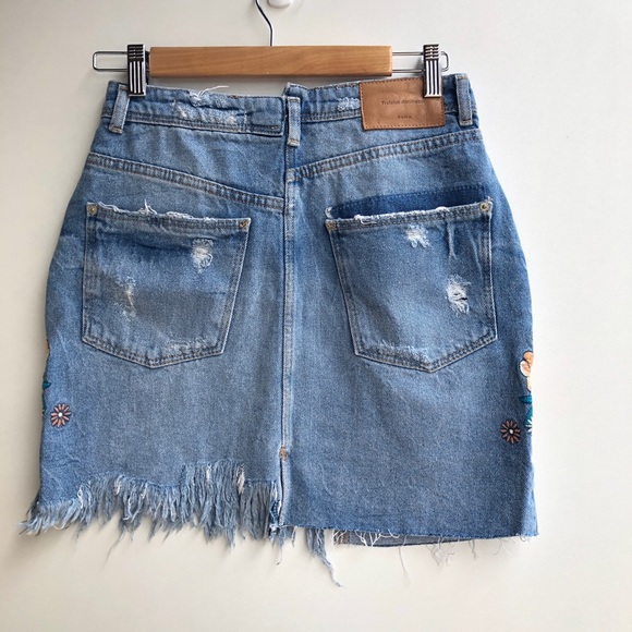 Zara Trafaluc  Distressed Denim Skirt Floral Med - Picture 7 of 10